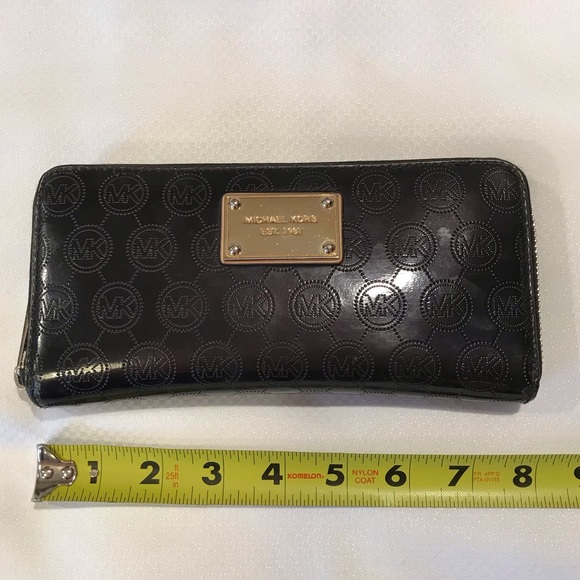 Bundle Michael Kors Black Leather Wallet and Blue Leather Wristlet - Picture 5 of 10